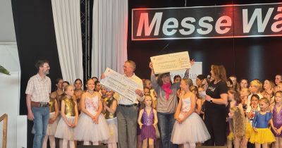 Tanzstudio firstposition überreicht 3.000,- Euro an Wächtersbacher Schulen