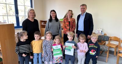 Große Freude bei der Kita „Zwergeninsel“ über Auszeichnung der „Stiftung Kinder forschen“
