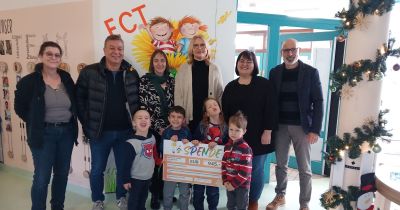 Elisabeth-Curdts-Tagesstätte und Kita Schatzinsel ziehen Bilanz: Erfolgreiche Geschenkeinpackaktion vor Weihnachten