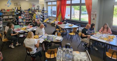 Die Jury, bestehend aus Lehrkräften aller teilnehmenden Schulen, wählt aus über 150 Praktikumsberichten die besten aus.