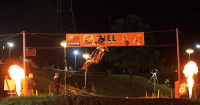 Flutlicht Motocross mit 180 Fahrern in Aufenau