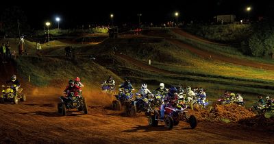 Flutlicht Motocross mit 180 Fahrern in Aufenau