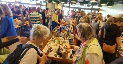 Mehrere hundert BesucherInnen beim sechsten Waren-Verschenk-Tag